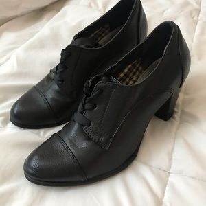Kelly & Katie Black Heels Size 7